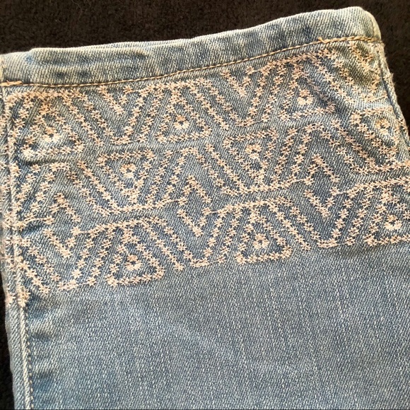 New Directions Skinny Capris - Picture 6 of 16